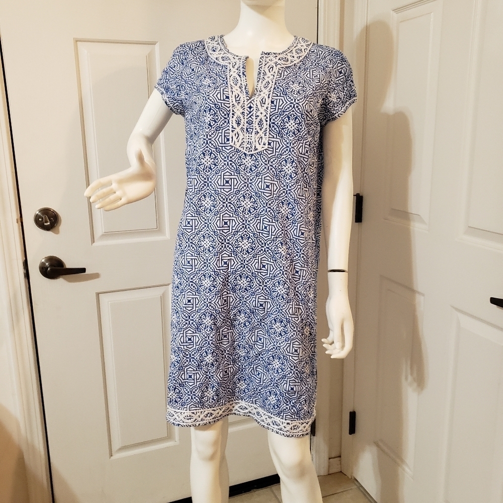 J McLaughlin Blue White Printed Cotton Embroidered Short Sleeve Shift Dress Sz S